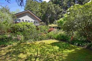 a house with a garden in front of it at The Nineteenth in Blackheath +4 photos