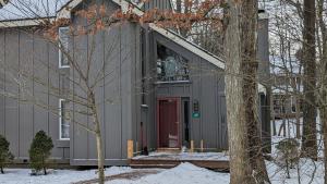 Tòa nhà nơi nhà nghỉ dưỡng tọa lạc