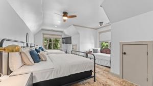 Ένα ή περισσότερα κρεβάτια σε δωμάτιο στο Paradise Pointe by AvantStay Lakefront Views Playset +81 φωτογραφίες