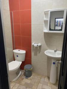 Koupelna v ubytování Hotel Nellamar + 3 fotografie