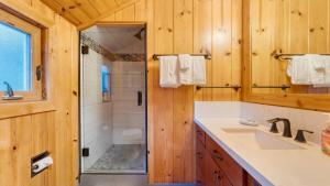 O baie la Lakefront Haven by AvantStay Minutes to Ski Resorts Private Dock +53 fotografii