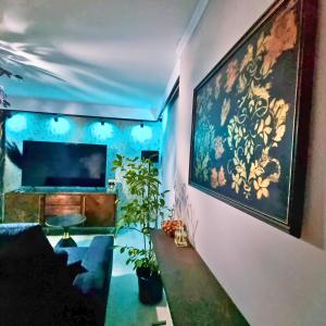 Μια τηλεόραση ή/και κέντρο ψυχαγωγίας στο GLAMOUR VOX Private Jacuzzi