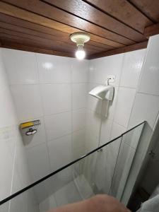 Et badeværelse på Melhor Apê de Torres - 400m do Mar