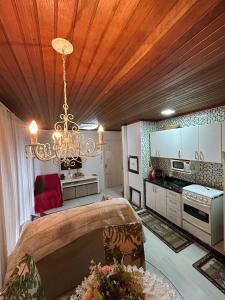 Køkken eller tekøkken på Melhor Apê de Torres - 400m do Mar