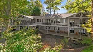 En have udenfor Modern Masterpiece by AvantStay Waterfront Private Dock