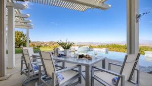 Balkón nebo terasa v ubytování Summit Ranch by AvantStay Infinity Pool Views