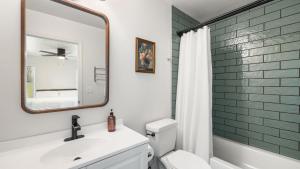 Koupelna v ubytování Little Pisgah Sunrise by AvantStay Mountain View + 38 fotografií