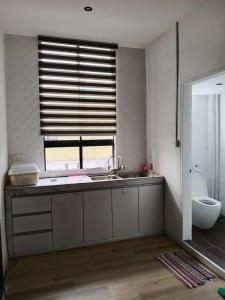 Ένα μπάνιο στο Homestay KNK +51 φωτογραφίες