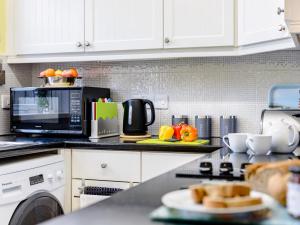 Køkken eller tekøkken på 2 Bed in Seahouses oc-78658