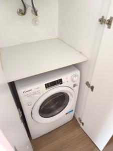 Ảnh trong thư viện ảnh của Moderno apartamento a metros de 18 de Julio ở Montevideo