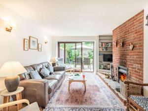 Χώρος καθιστικού στο 3 Bed in Dorchester oc-dc108