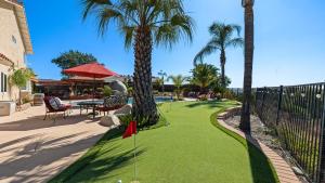 Κήπος έξω από το Chardonnay Charm by AvantStay Luxe Group Retreat w Pool Mins to Wineries