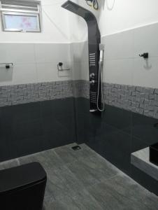 Ένα μπάνιο στο Aborigines vila