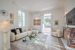 Et tv og/eller underholdning på Villa Marinella, Style History Serenity