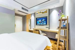 Μια τηλεόραση ή/και κέντρο ψυχαγωγίας στο Star Dream Hotel