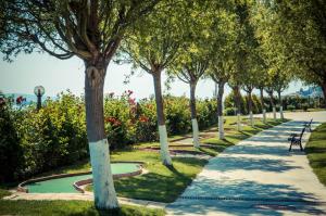 A garden outside GT Marina & Panorama Fort Beach Apartments