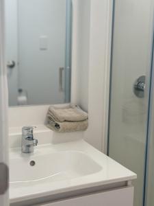 Ένα μπάνιο στο Kilbirnie Studio Near Everything