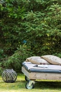 En have udenfor Bright Summer House By Balka Beach On Bornholm