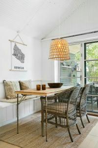 Et opholdsområde på Bright Summer House By Balka Beach On Bornholm