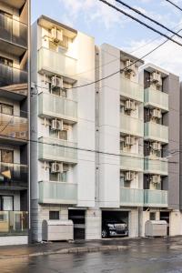 Το κτήριο όπου στεγάζεται  το διαμέρισμα