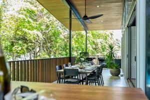 Балкон или терраса в Belle Escapes Rainforest Shore