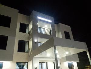 Το κτήριο όπου στεγάζεται  το ξενοδοχείο +19 φωτογραφίες