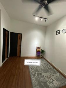 Φωτογραφία από το άλμπουμ του Homestay EZZ σε Kampong Jasin +3 φωτογραφίες