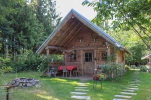 En have udenfor Ferienwohnung Haus am Wald
