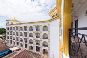 Un balcón o terraza en Oasis Hiso Hotel