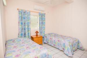 Gallery image of Bougainvillea Apartments in Saint Georgeʼs