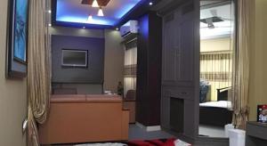 TV/trung tâm giải trí tại Grand Dhaka Hotel