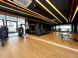 Фитнес-центр и/или тренажеры в MesaHill Premier Homestay, Nilai by S&T Homez
