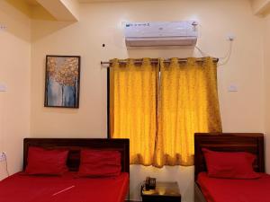 Postel nebo postele na pokoji v ubytování Studio 406 Elite Comfort Pod + 9 fotografií