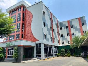 El edificio en el que está el hotel