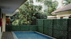 Bazén v ubytování Sofyan Hotel Cut Meutia Family Friendly nebo v jeho okolí