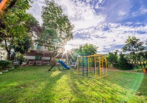 Ο χώρος παιχνιδιού για παιδιά στο Happy Home Đồng Bèn