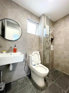 Ванная комната в MesaHill Premier Homestay, Nilai by S&T Homez