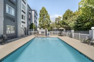 Πισίνα στο ή κοντά στο Spark By Hilton Kannapolis