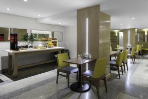 Εστιατόριο ή άλλο μέρος για φαγητό στο Hilton Garden Inn Miami South Beach