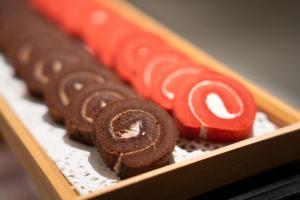 eine Schachtel Pralinen andrococoocoocoocoocoocoocooco in der Unterkunft JI Hotel Chongqing Yufu Industrial Park TuoXinXing Times in Chongqing