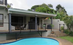 Hồ bơi trong/gần Home on Haven Hill