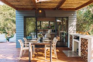 Μπαλκόνι ή βεράντα στο The Dome, Private Pool, Hot tub, Free Standing Bath, Private Game Reserve, Stargazing, Giraffe Tower, Romantic Getaway, Ultimate Bush Luxury +45 φωτογραφίες