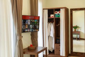 Η βιβλιοθήκη της βίλας