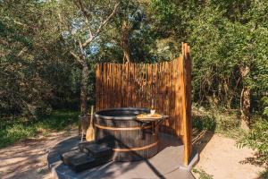 Κήπος έξω από το The Dome, Private Pool, Hot tub, Free Standing Bath, Private Game Reserve, Stargazing, Giraffe Tower, Romantic Getaway, Ultimate Bush Luxury