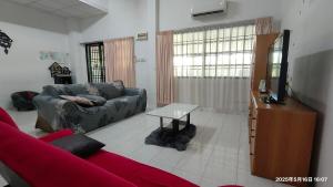 TV a/nebo společenská místnost v ubytování Yajju Homestay 雅居民宿