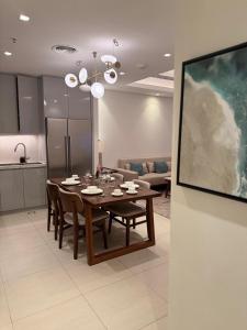 Kuchyň nebo kuchyňský kout v ubytování address beach resort Fujairah direct see view