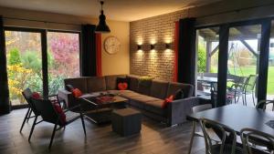 Posezení v ubytování Cudodomek SPA w Mrozach Wielkich koło Ełku