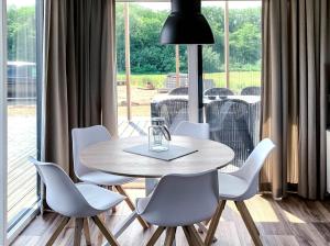 Et opholdsområde på Süsel Seeparx Ferienhaus Seehütte 25