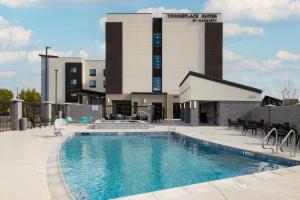 Hồ bơi trong/gần TownePlace Suites by Marriott Prescott Valley