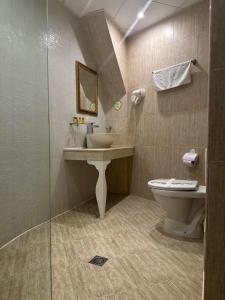 Ένα μπάνιο στο Cattleya Boutique Hotel +59 φωτογραφίες